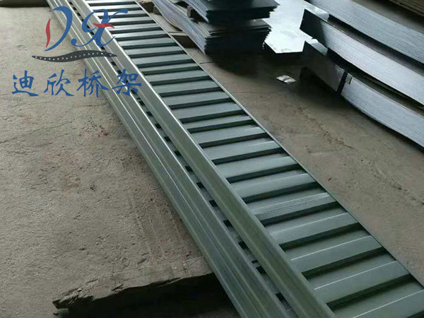 喷塑大垮距桥架